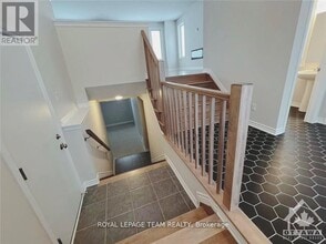 722 Vennecy Ter in Ottawa, ON - Building Photo - Building Photo