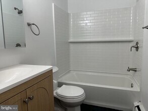 816 Garnet Dr in Burlington, NJ - Building Photo - Building Photo