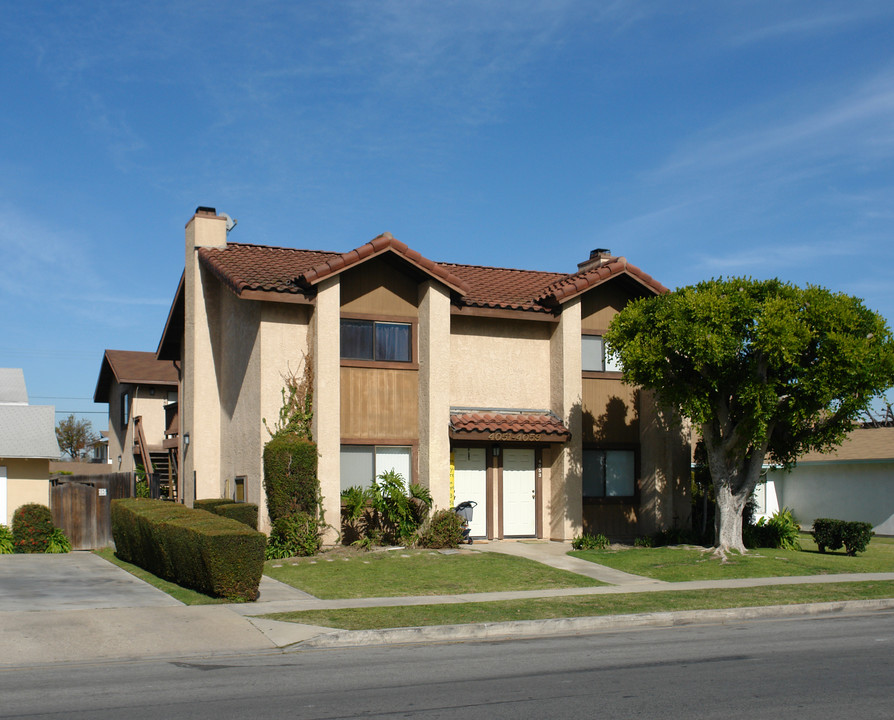 4051 Farquhar Ave in Los Alamitos, CA - Building Photo