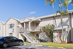 889 Hamilton Dr, Unit 889H in Homestead, FL - Building Photo