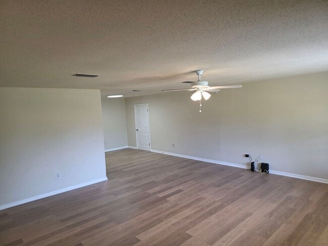 5015 Darlington Rd in Holiday, FL - Building Photo - Building Photo