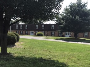 Bridgepoint Apartments in Jeffersonville, IN - Building Photo - Building Photo