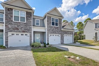 424 Guppy Lp Rd in Sneads Ferry, NC - Building Photo - Building Photo