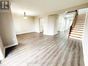 16 Nelson Trl in Welland, ON - Building Photo - Building Photo