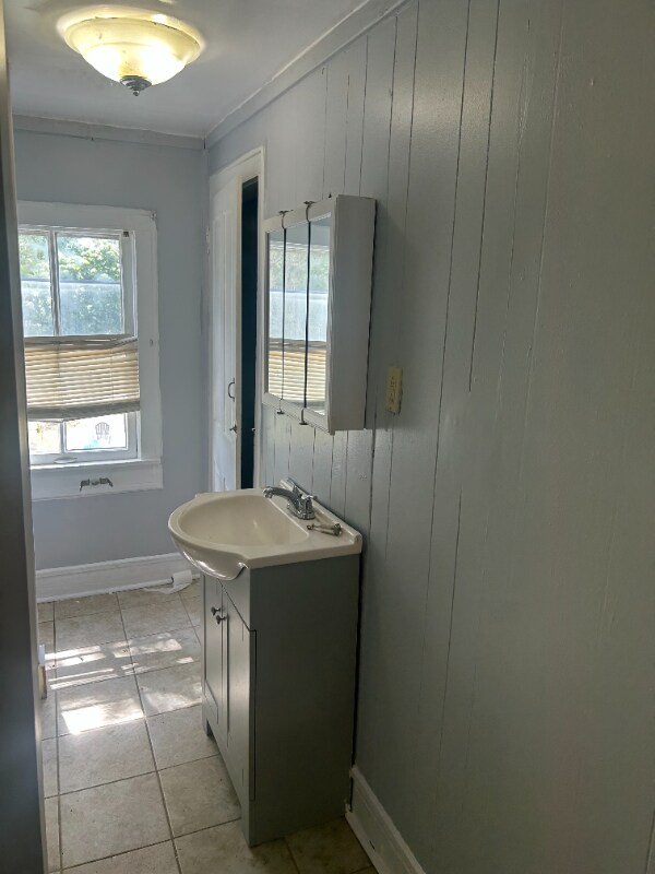 372 Main St in Lawrence, NJ - Building Photo - Building Photo