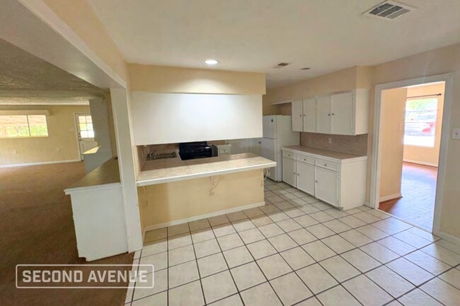 202 Timber Ln in Baytown, TX - Foto de edificio - Building Photo