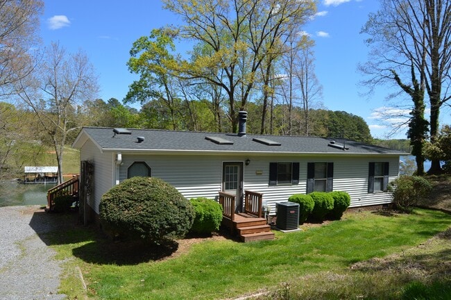 property at 125 Broadview Cir