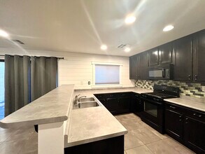 9937 Baron Coast St in Las Vegas, NV - Building Photo - Building Photo