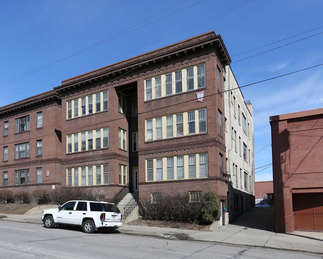712 W Franklin Ave in Minneapolis, MN - Foto de edificio - Building Photo