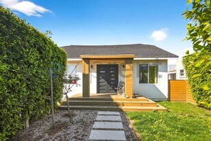 6415 Madden Ave in Los Angeles, CA - Building Photo