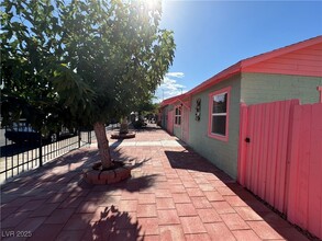 400 N 15th St in Las Vegas, NV - Building Photo - Building Photo