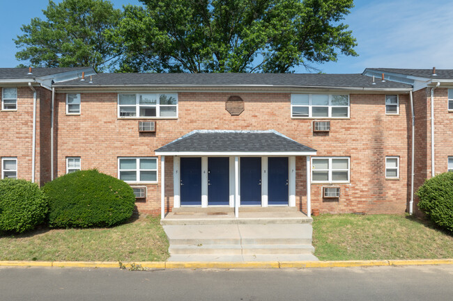 Willow Pointe Apartments in Burlington, NJ - Building Photo - Building Photo