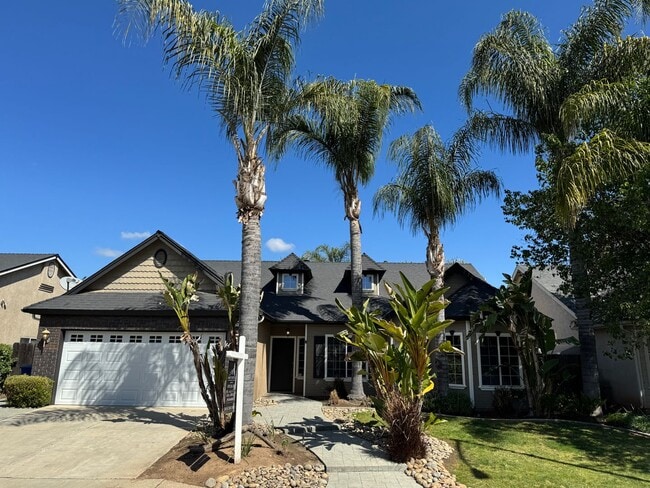 property at 2554 E Lester Ave