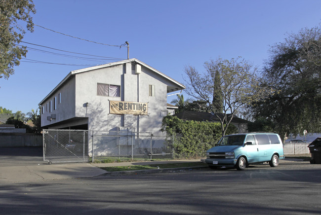 604 N Eastwood Ave in Santa Ana, CA - Building Photo - Building Photo