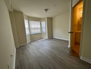 1729 Monument St, Unit 2 in Philadelphia, PA - Foto de edificio - Building Photo