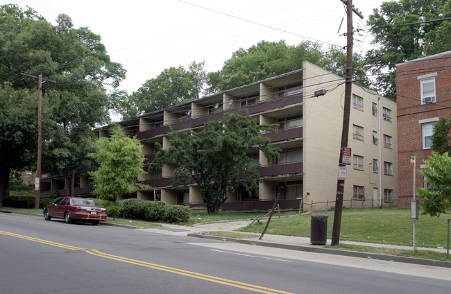 3970 Pennsylvania Avenue in Washington, DC - Building Photo - Building Photo