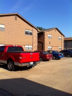 Gray Warr Apartments in Lawton, OK - Building Photo