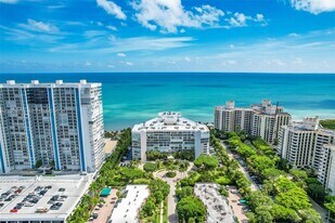 600 Grapetree Dr, Unit 4DS in Key Biscayne, FL - Building Photo