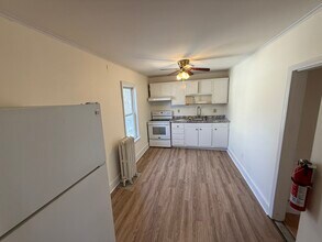 10-2 Russell St, Unit #2 in Burlington, VT - Building Photo - Building Photo