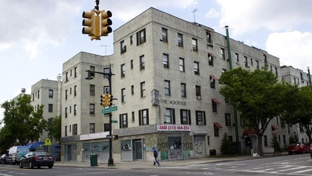 Condop in Astoria, NY - Building Photo