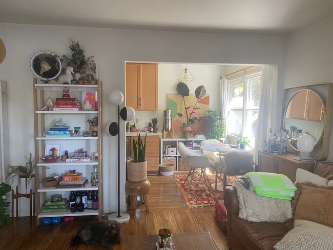 622 Venezia Ave, Unit front