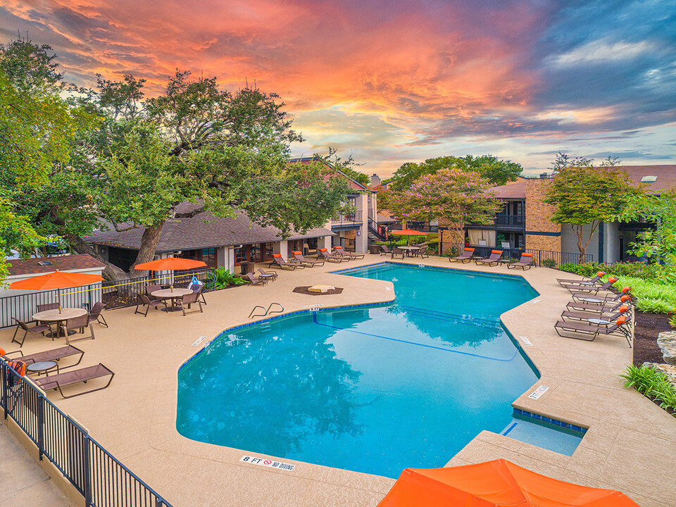 MAA Balcones Woods in Austin, TX - Building Photo