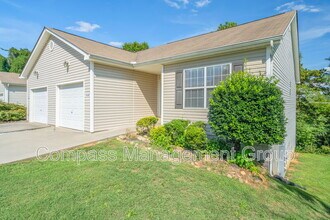 1034 Brittany Deanne Ln in Knoxville, TN - Building Photo - Building Photo