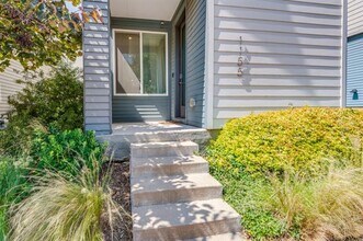 1155 Crownview Ln in Dallas, TX - Building Photo - Building Photo