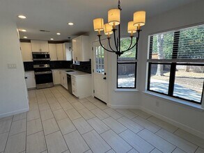 12604 Shady Acres Dr in Buda, TX - Building Photo - Building Photo