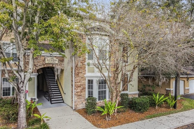 10108 Courtney Oaks Cir