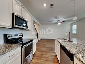8312 Tyrian Path in North Charleston, SC - Building Photo - Building Photo