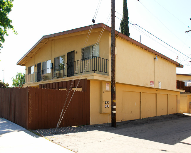 923 N Vineyard Ave in Ontario, CA - Building Photo - Building Photo