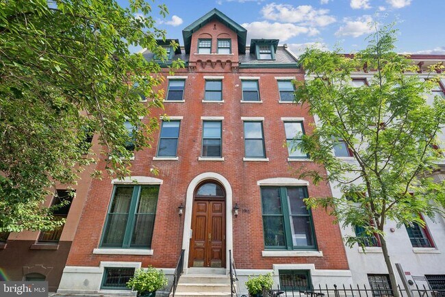 1911 Green St