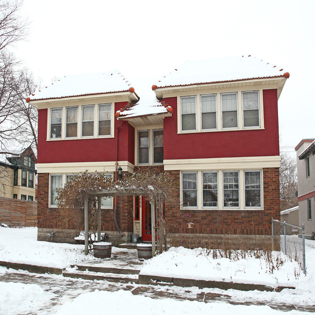 666 Hague Ave in St. Paul, MN - Foto de edificio - Building Photo