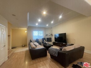 2223 Montrose Ave in Montrose, CA - Building Photo - Building Photo