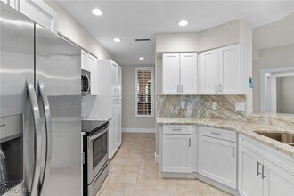9140 Southmont Cove in Ft. Myers, FL - Foto de edificio - Building Photo