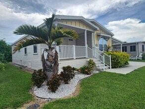 215 Caviller Ct in North Fort Myers, FL - Building Photo - Building Photo