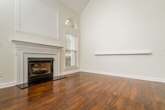 1801 Devon Dr in Spring Hill, TN - Foto de edificio - Building Photo