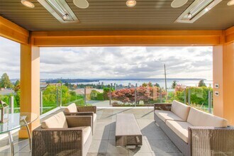 2165 Palmerston Ave in West Vancouver, BC - Building Photo - Building Photo