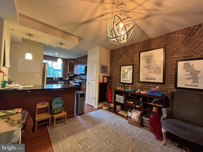 4127 S Four Mile Run Dr in Arlington, VA - Building Photo - Building Photo