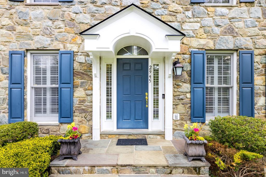 2945 Oakton Knoll Ct in Oakton, VA - Building Photo