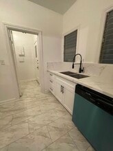 417 N Gardner St, Unit 419 in Los Angeles, CA - Foto de edificio - Building Photo