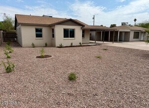 1821 W Roma Ave in Phoenix, AZ - Building Photo - Building Photo