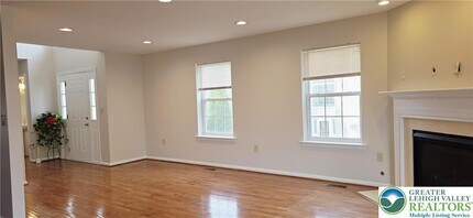 3791 Knight Dr in Macungie, PA - Foto de edificio - Building Photo