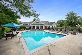 Windsor Ridge at Westborough in Westborough, MA - Foto de edificio - Building Photo