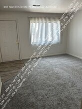 21755 Elroy Ave in Warren, MI - Building Photo - Building Photo