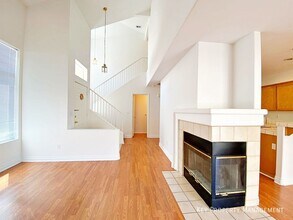 198 Chadwell Ct in Henderson, NV - Building Photo - Building Photo