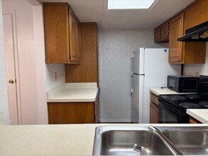 2104 Park Willow Ln in Arlington, TX - Building Photo - Building Photo