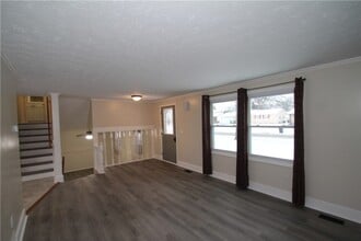 103 Virginia Manor Rd in Rochester, NY - Foto de edificio - Building Photo