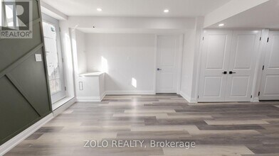 3210 William Cutmore Blvd in Oakville, ON - Building Photo - Building Photo